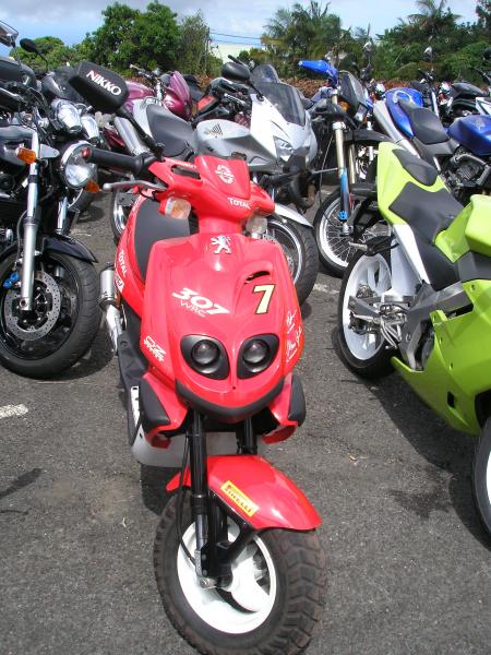 ne défie pas cet moto car ........